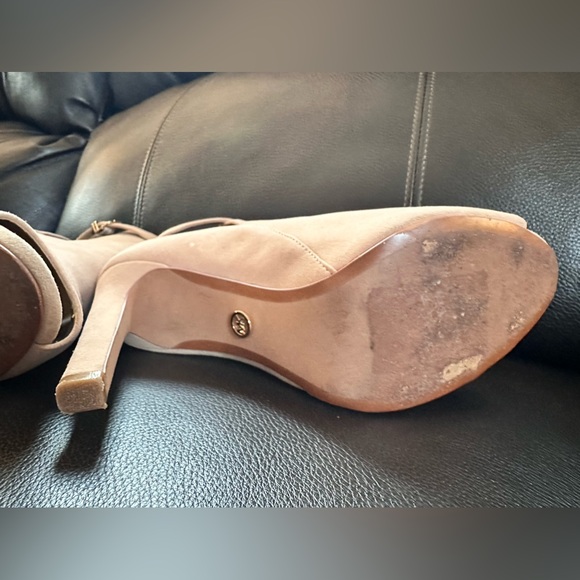 Michael Michael Kors Lawson Bootie Cream Suede - Picture 7 of 12